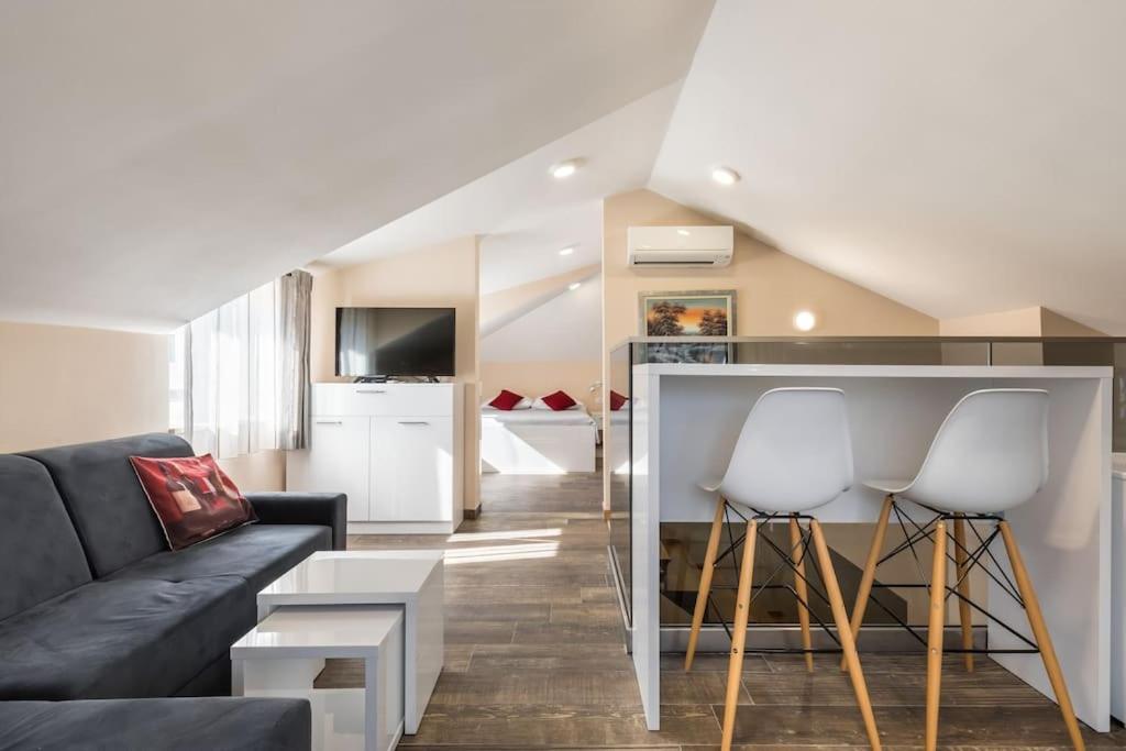 Elegant Residence Rooms & Apartments Split Exterior foto
